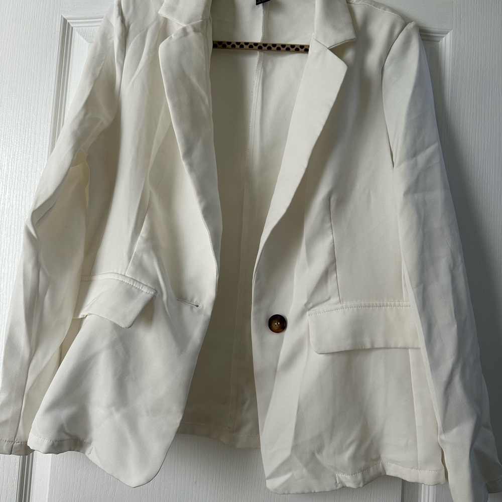 NWOT SHEIN white Blazer
